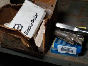 lot 29803 image: Small Variety Lot of Endmills and More