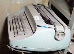 lot 29809 image: Baby Blue IBM Electric Type Writer