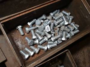 lot 29820 image: Lot of Large Diameter Short Bolts