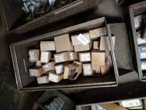 lot 29822 image: 5.5 x .5 Oval Head Screw Lot
