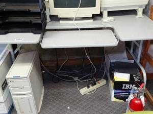lot 1742 image: Computer Desk