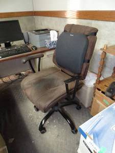 lot 1741 image: Office Chair