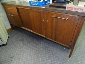 lot 1746 image: Nice Wood Credenza wo Contents