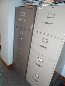 lot 1761 image: 2 - 4 Drawer Metal File Cabinets