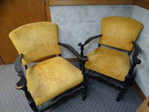 lot 1763 image: Black and Gold Office Chairs