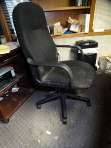 lot 1768 image: Nice High Back Office Chair
