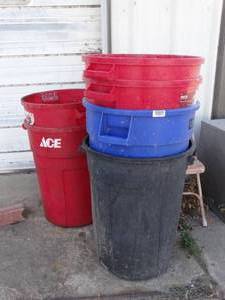 lot 1918 image: Lot of Large Trash Cans