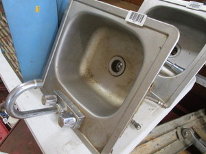 lot 1601 image: Stainless steel bar sink with faucet kit
