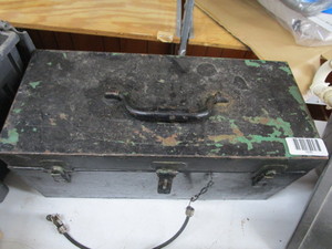 lot 1605 image: Metal tool box with contents