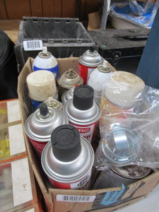 lot 1610 image: Lot of miscellaneous spray bottles