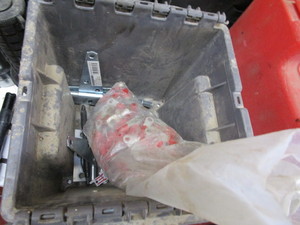lot 1615 image: bin with assorted hardware