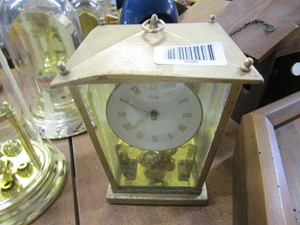lot 1695 image: Anniversary clock