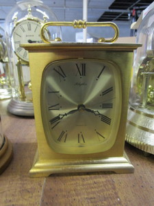 lot 1718 image: Brass desk clock