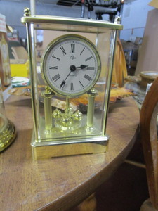 lot 1723 image: Anniversary clock