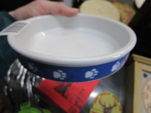 lot 1729 image: Small Dog dish