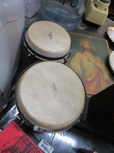 lot 1732 image: Set of bongo drums