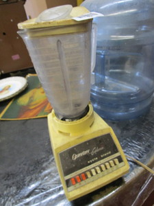 lot 1735 image: Oster blender