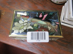 lot 1739 image: Jewelry box - contents included