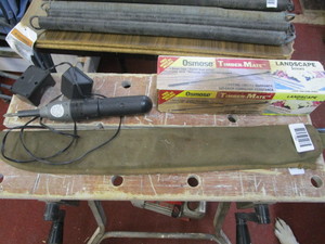 lot 1783 image: Landscape screws, rechargeable screwdriver and machete