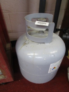 lot 25915 image: Propane tank