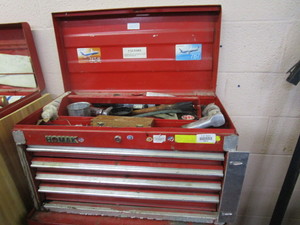 lot 25916 image: Homark top tool box and contents