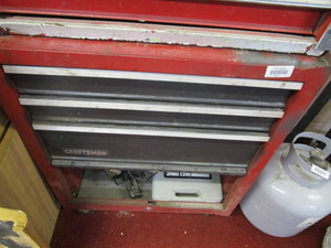 lot 25917 image: Craftsman bottom box and contents