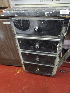 lot 25924 image: 4 drawer cabinet