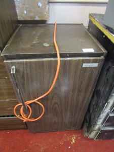 lot 25928 image: Small refrigerator