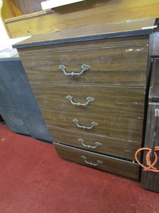 lot 25929 image: 5 drawer dresser