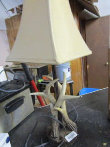 lot 25938 image: Antler table lamp