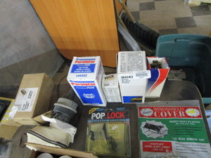 lot 25970 image: Lot of miscellaneous automotive supplies