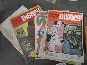 lot 25974 image: Small lot of Disney magazines