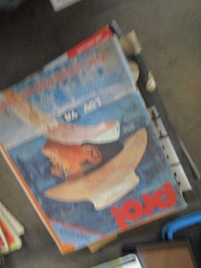 lot 25975 image: Small lot of miscellaneous magazines