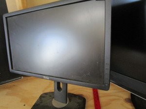 lot 25982 image: Dell 20 monitor