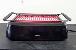 lot 28006 image: Philips Advanced Infrared - Smokeless Indoor Grill, Model # HD637194 - Tested