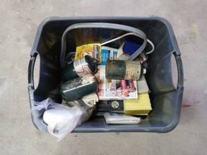 lot 28046 image: 17 Gallon Tote Full of Miscellaneous Garage & Other Items