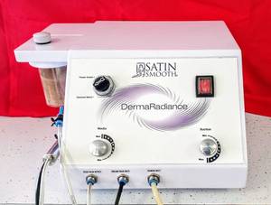 lot 28047 image: Satin Smooth DermaRadiance Microdermabrasion Unit w Dual Controls - Retails for Over $2,400
