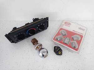 lot 28053 image: Vehicle Lot - 2012 GM Climate Control Module, 1 78 Trailer Ball & Wheel Locks for a KIA