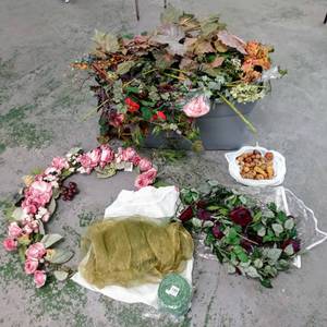 lot 28122 image: Large 30 Gal. Tote Overflowing with Silk Flowers, Artificial Greenery & Other Accessories for Arrangements