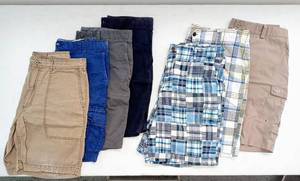 lot 28135 image: 7 Pair of Mens Shorts - 4 Size 36 and 3 Size 38 (Sizes of each, are in the Photos)