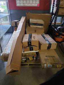 lot 3453 image: Pallet of Misc. Items
