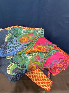 lot 1358 image: Levtex Home Quilt Set