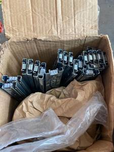 lot 1402 image: Lot of 20 24�� Drawer Tracks Extend to 43��