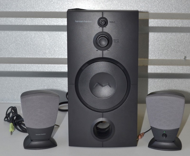 lot 1002 image: Harmon Kardon Speakers