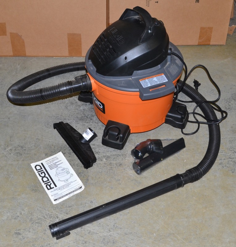 lot 1015 image: Rigid Wet Dry Vacuum