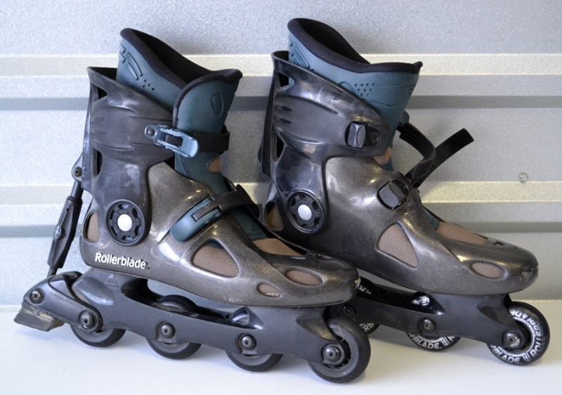 lot 1024 image: Roller Blades