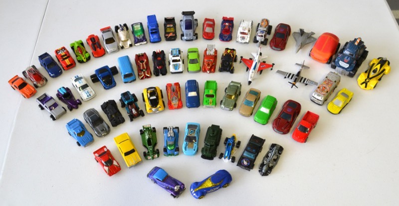 lot 1062 image: Hot Wheels Lot 2