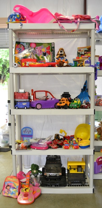 lot 1065 image: Kids Toys Lot 2
