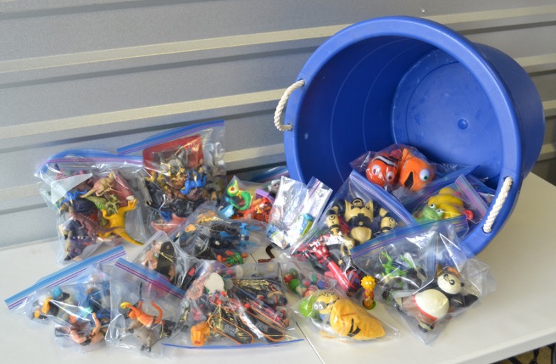 lot 1072 image: Bucket of Toys