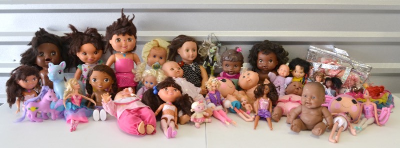 lot 1074 image: Dolls